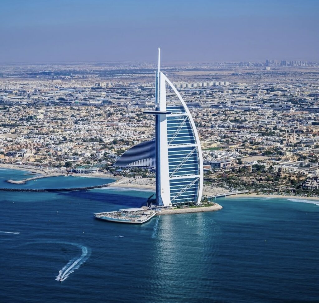 ​Your VIP Pass to the Art World: Insider Access to Dubai’s Best Galleries